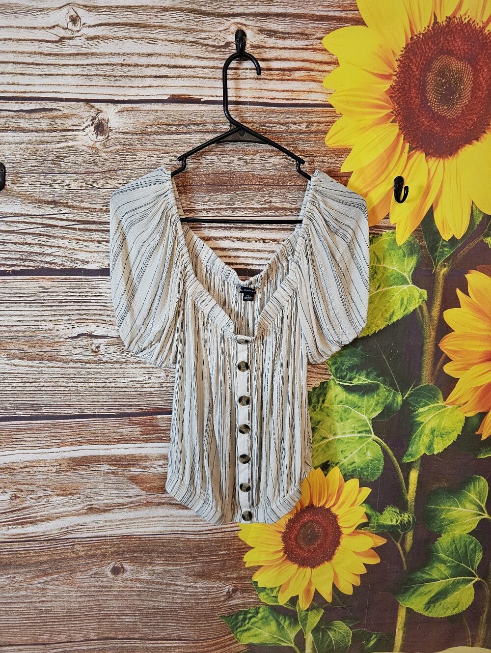American Eagle Outfitters- Woman's Short Sleeve Shirt